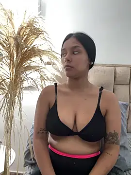 Snapshot of celes_v chatting on May 2026 02:39:01 AM celes v online show from May 2026 02:39:01 AM