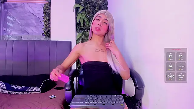 lily dark   online show from May 2026 09:43:01 PM