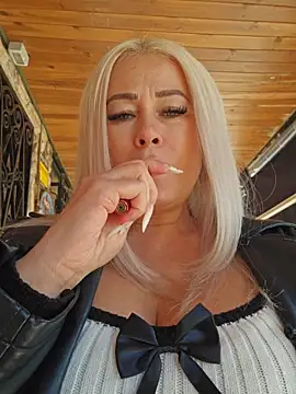 Snapshot of MILFBARBY chatting on November 2025 09:10:01 AM MILFBARBY online show from November 2025 09:10:01 AM