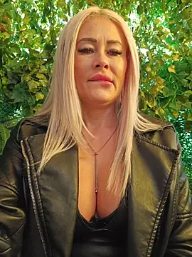 Snapshot of MILFBARBY chatting on November 2025 08:14:02 AM MILFBARBY online show from November 2025 08:14:02 AM