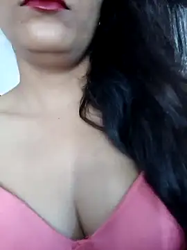 Snapshot of Reena2222 chatting on May 2026 07:59:02 AM Reena2222 online show from May 2026 07:59:02 AM