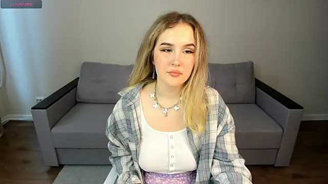 Snapshot of Stacey_Dawson chatting on July 2026 08:51:02 AM Stacey Dawson online show from July 2026 08:51:02 AM