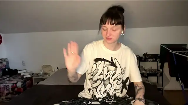CremeBoopX online show from May 2026 08:33:02 AM