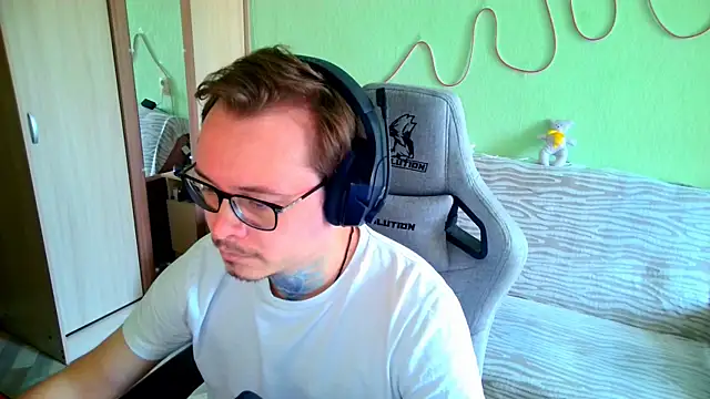 MeLanXolik online show from May 2026 09:16:01 AM