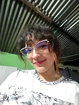 Snapshot of Melissa_Girat_ chatting on May 2026 11:21:02 PM Melissa Girat online show from May 2026 11:21:02 PM