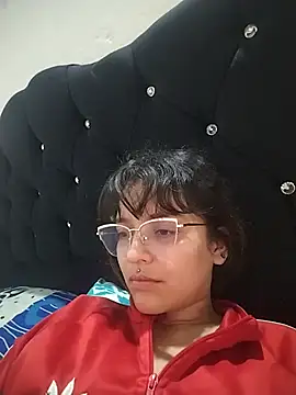 Snapshot of Melissa_Girat_ chatting on May 2026 01:45:01 AM Melissa Girat online show from May 2026 01:45:01 AM