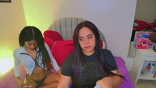 Snapshot of your_favorite_girls chatting on June 2026 04:59:02 AM your favorite girls online show from June 2026 04:59:02 AM
