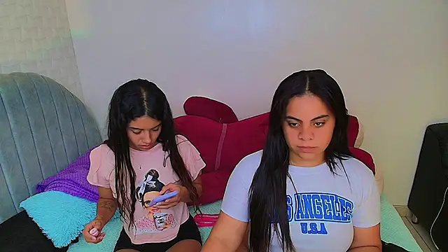 Snapshot of your_favorite_girls chatting on June 2026 04:52:02 PM your favorite girls online show from June 2026 04:52:02 PM