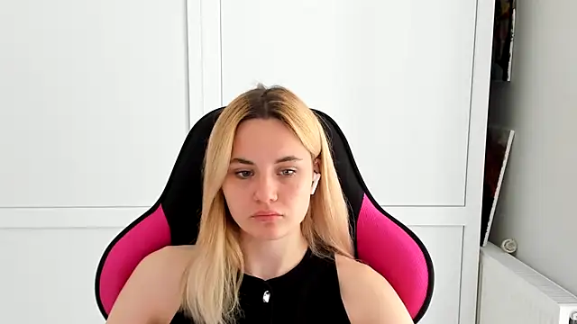 Emma starrs  online show from May 2026 10:12:02 AM