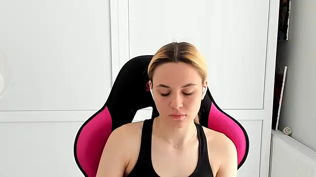 Emma starrs  online show from June 2026 09:56:02 AM