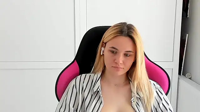 Emma starrs  online show from June 2026 12:28:02 PM