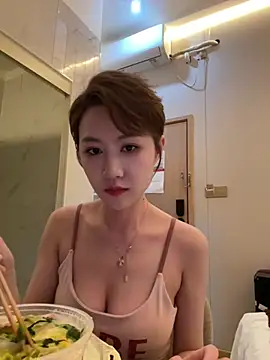A-happyy online show from May 2026 06:47:02 PM