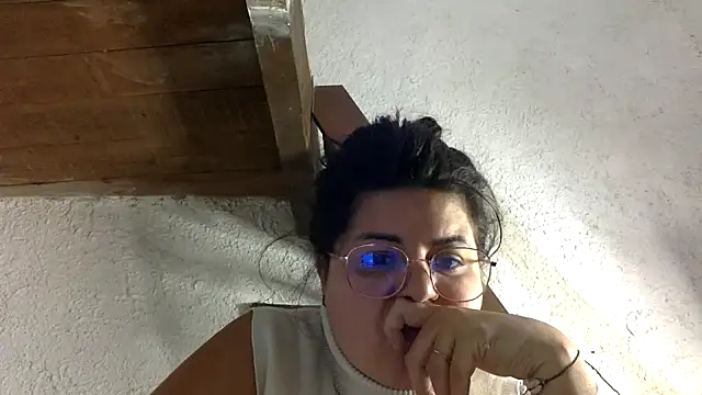 Snapshot of velvelshadow chatting on May 2026 02:12:01 PM velvelshadow online show from May 2026 02:12:01 PM