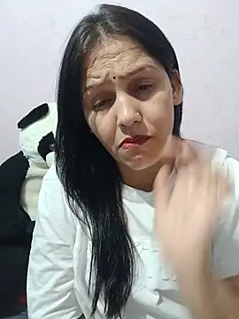 simmy14321 online show from June 2026 04:54:01 PM