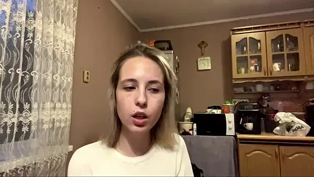 Snapshot of DaphneAmor chatting on May 2026 06:26:02 PM DaphneAmor online show from May 2026 06:26:02 PM