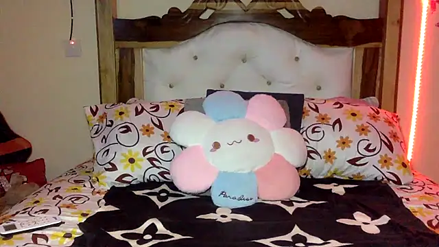 creamyamber online show from April 2026 01:05:02 AM