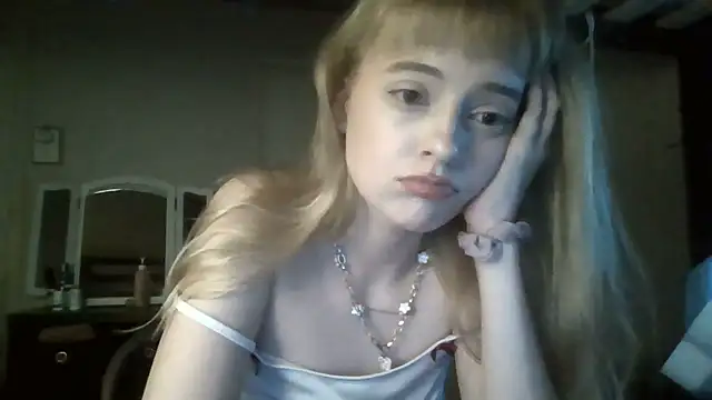 Snapshot of blubunny222 chatting on May 2026 11:52:02 AM blubunny222 online show from May 2026 11:52:02 AM