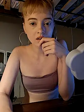 Snapshot of blubunny222 chatting on May 2026 08:39:01 PM blubunny222 online show from May 2026 08:39:01 PM