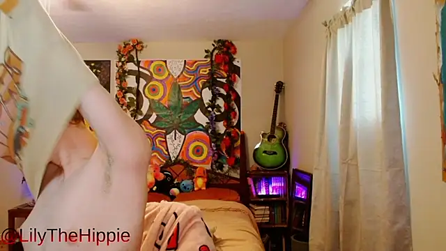 lilythehippie online show from May 2026 06:17:01 PM