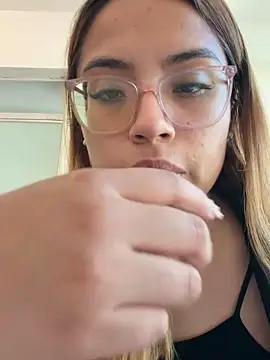 BabyCinnamon1 online show from May 2026 05:55:02 PM