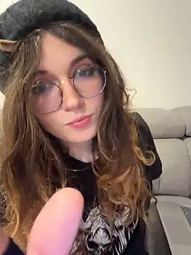 cutypiefull online show from May 2026 12:29:02 AM