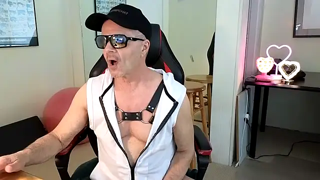 hotdadbod online show from February 2025 09:19:01 PM