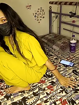 Snapshot of Hy_Nova2 chatting on May 2026 04:37:01 PM Hy Nova2 online show from May 2026 04:37:01 PM
