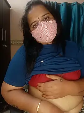 Snapshot of pirainilla chatting on June 2026 05:37:01 PM pirainilla online show from June 2026 05:37:01 PM