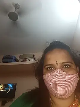 Snapshot of pirainilla chatting on June 2026 04:52:02 PM pirainilla online show from June 2026 04:52:02 PM