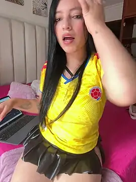 Miel rousse online show from June 2026 03:40:01 PM