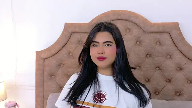 SophiaCollinss online show from June 2026 08:03:01 PM