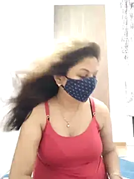 hot kiran2000 online show from June 2026 01:03:01 PM