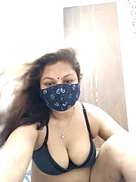 hot kiran2000 online show from June 2026 02:12:02 PM