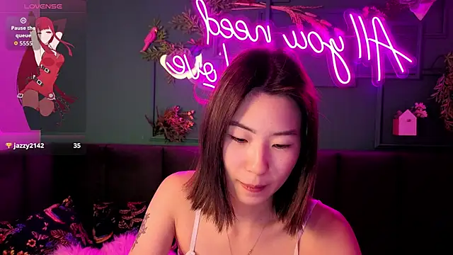 Snapshot of Runi_Asian chatting on June 2026 01:30:02 AM Runi Asian online show from June 2026 01:30:02 AM