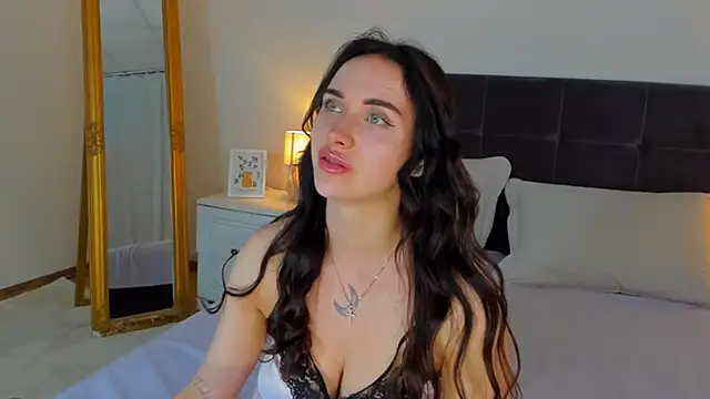KellyWhites online show from June 2026 05:25:01 AM