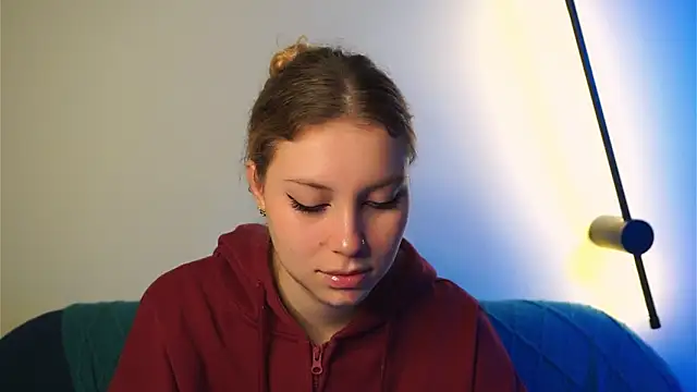 Sairallyn online show from May 2026 08:39:02 PM