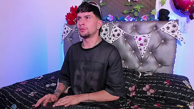 StefanoBigCock online show from June 2026 03:51:01 AM