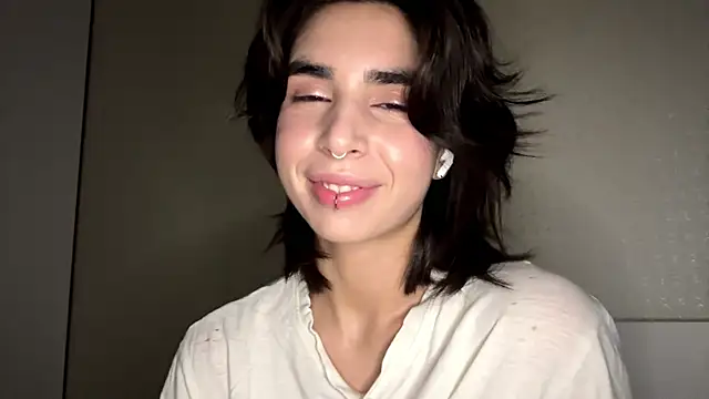 JessiaRuezga online show from June 2026 12:28:02 PM