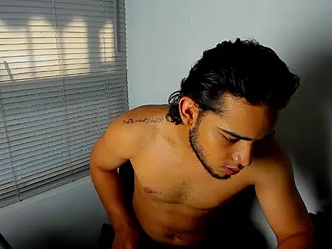 louis rueda online show from June 2026 10:00:01 PM