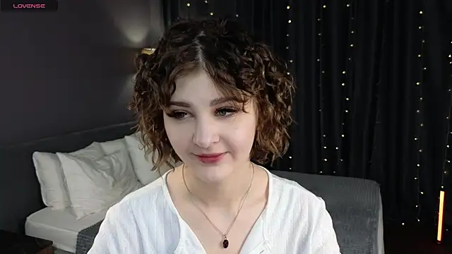 Snapshot of Kira__Fluffy chatting on June 2026 12:05:02 AM Kira Fluffy online show from June 2026 12:05:02 AM