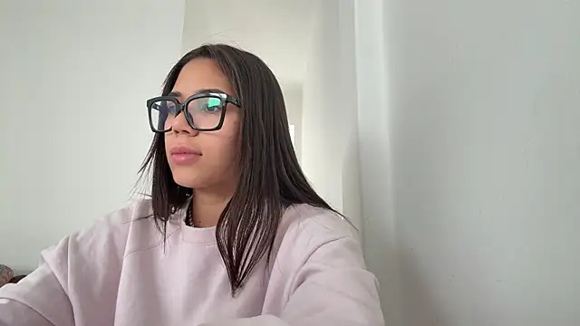 QueeNataly online show from May 2026 11:38:02 AM
