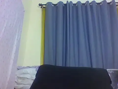 Snapshot of petite_hottie chatting on June 2026 02:50:02 PM petite hottie online show from June 2026 02:50:02 PM