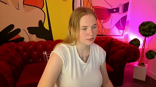 Snapshot of NikkyReyyy chatting on June 2026 06:06:01 AM NikkyReyyy online show from June 2026 06:06:01 AM