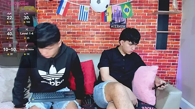 Snapshot of Hoot_boyss_ chatting on July 2026 08:13:02 PM Hoot boyss online show from July 2026 08:13:02 PM