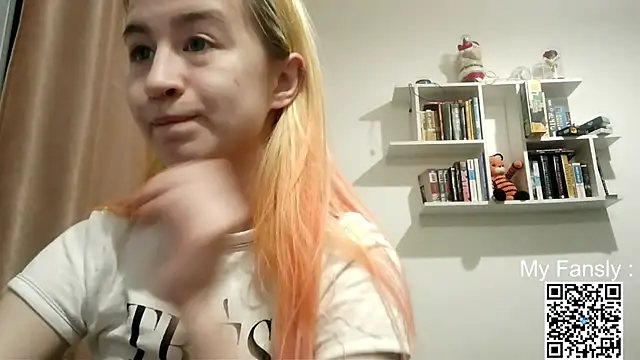 Snapshot of Emilya201 chatting on May 2026 11:56:02 PM Emilya201 online show from May 2026 11:56:02 PM
