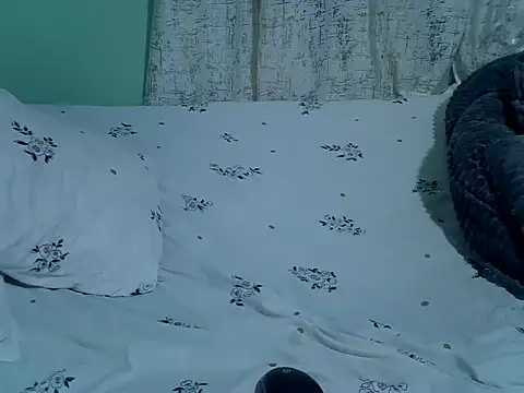 Prettybootty online show from June 2026 10:21:02 PM
