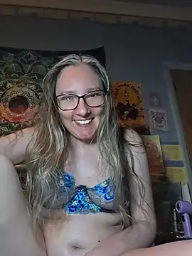 Snapshot of Izzylove47 chatting on June 2026 09:35:02 PM Izzylove47 online show from June 2026 09:35:02 PM