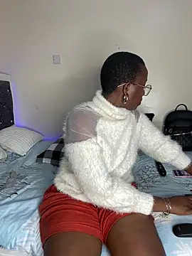 Snapshot of Miss-Temptasion chatting on June 2026 04:02:02 PM Miss-Temptasion online show from June 2026 04:02:02 PM