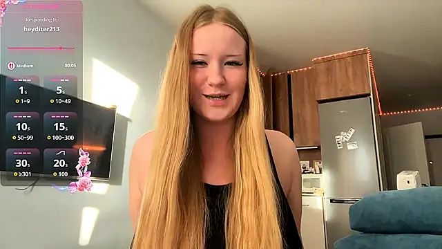 Lisi Kiss  online show from June 2026 05:37:01 PM