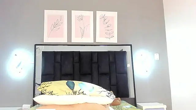 zoe curvyy online show from June 2026 12:11:01 PM
